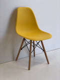 Silla Eames Amarilla